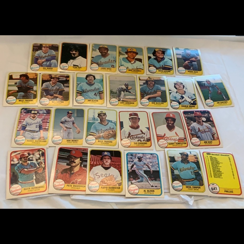 Bundle of Baseball Cards Lot 218